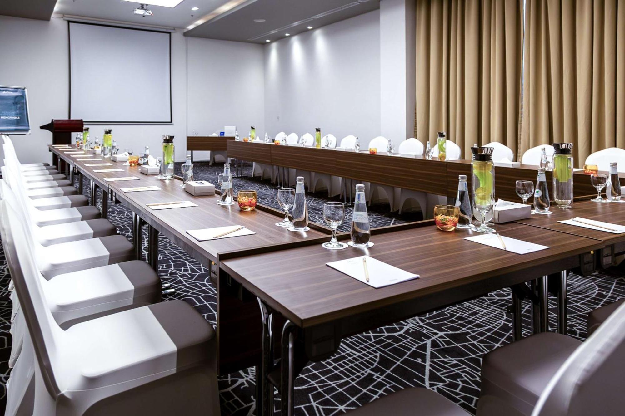 Radisson Hotel & Apartments Dammam Industrial City Exterior photo